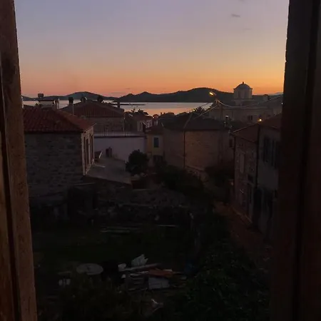 Σπίτι διακοπών Stone House With Garden In Cunda/ayvalik Ayvalı